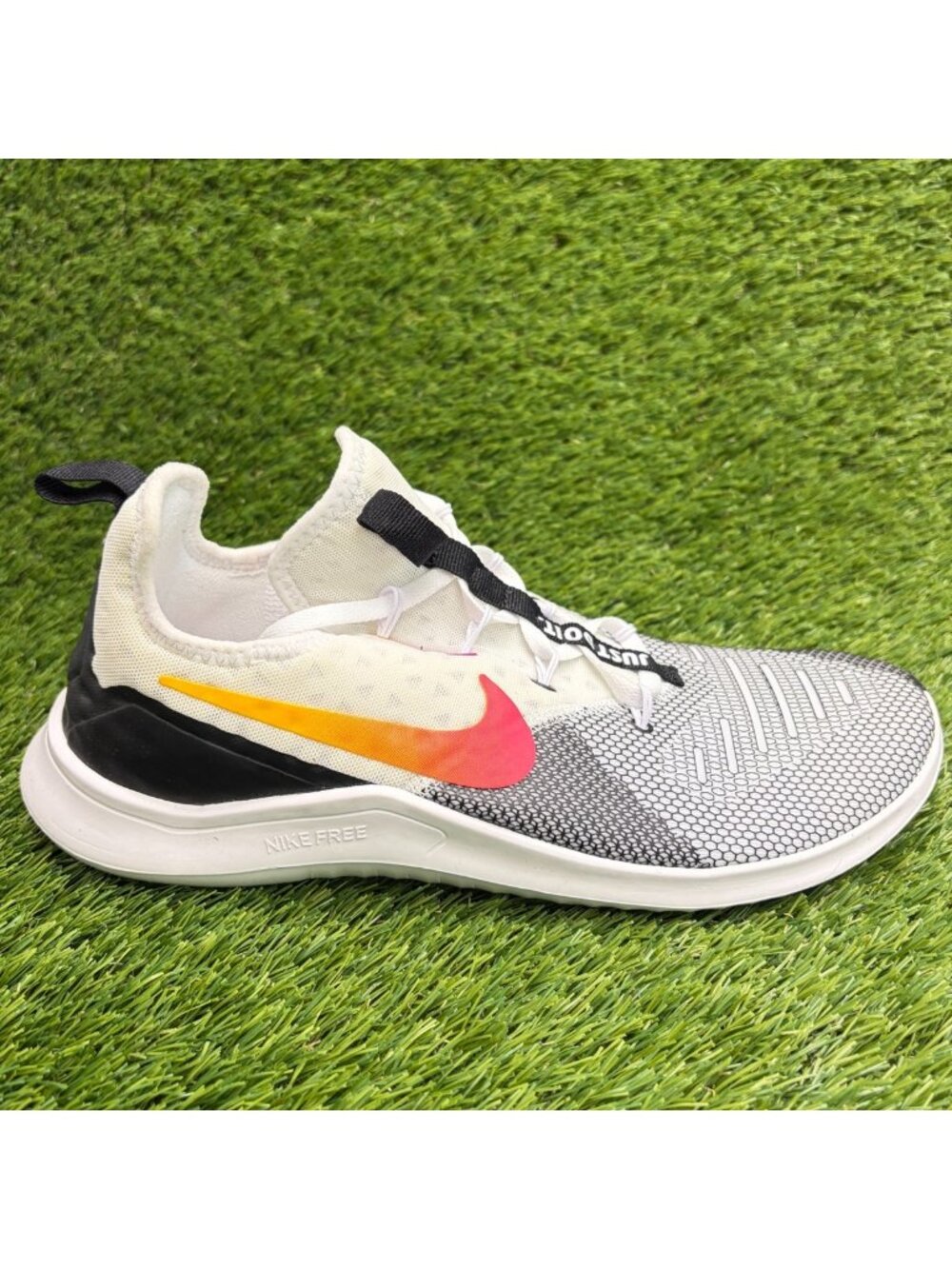 Nike Free TR 8 Womens Size 10 Black White Pink Athletic Running Shoes Sneakers